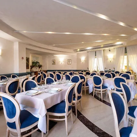 Quality Nova Domus Hotel 3*