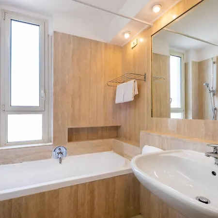 Quality Nova Domus Hotel 3*