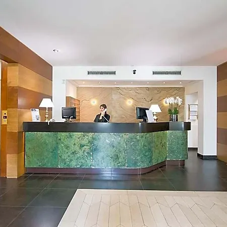 Hotel Quality Nova Domus 4*