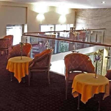 Quality Nova Domus Hotel 4*