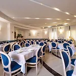 Quality Nova Domus Hotel 4*